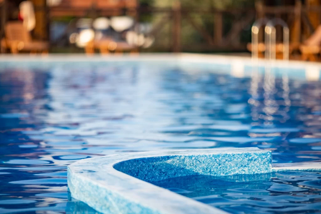 berle pool & spa - hero banner swimmingpool