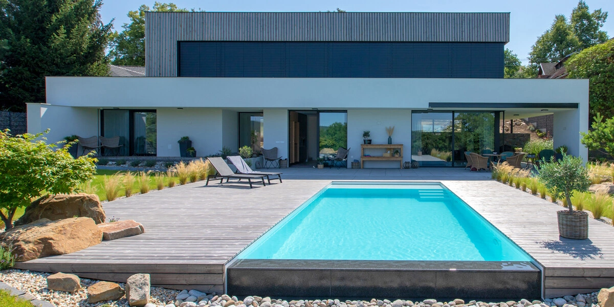 Niveko infinity pool