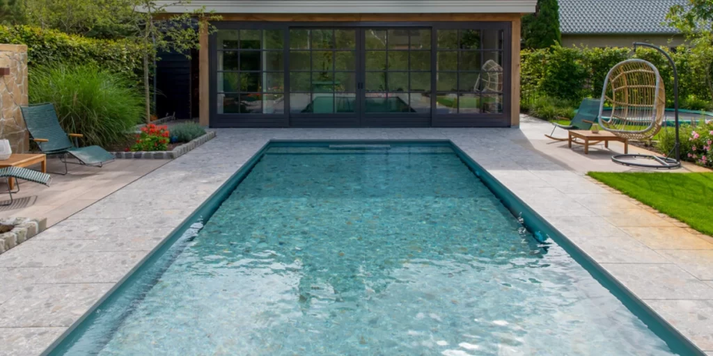 Niveko motion pool