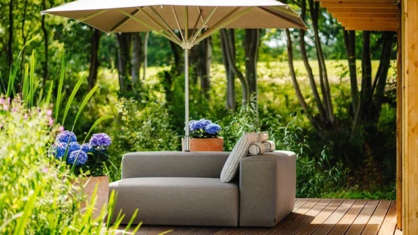 Ikono 2 in 1 lounge with parasol outdoor 01