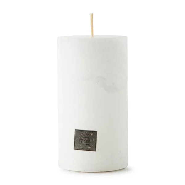Rustikt bloklys i hvid voks som måler 7x13cm fra Rivièra Maison
