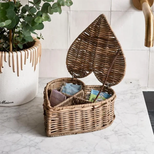 446730 hjerteformet teæske i rattan 3