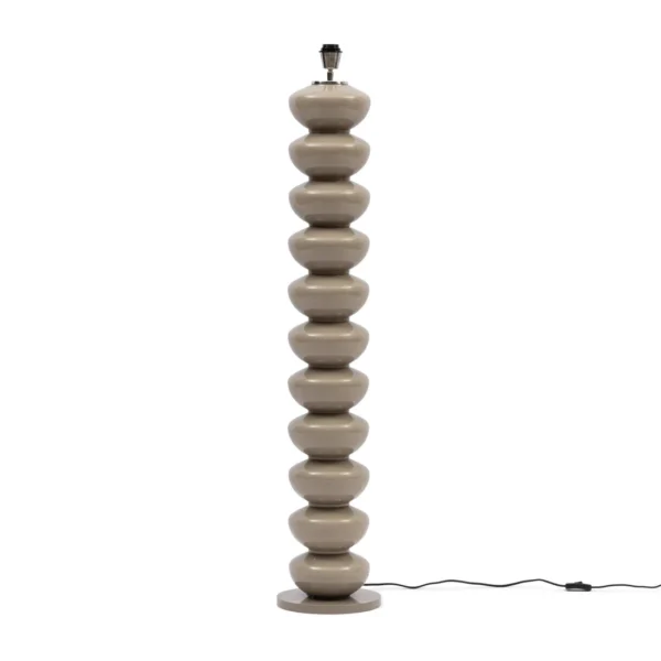 RM Beaugrand gulvlampe i str. XL og farven flax fra Rivièra Maison